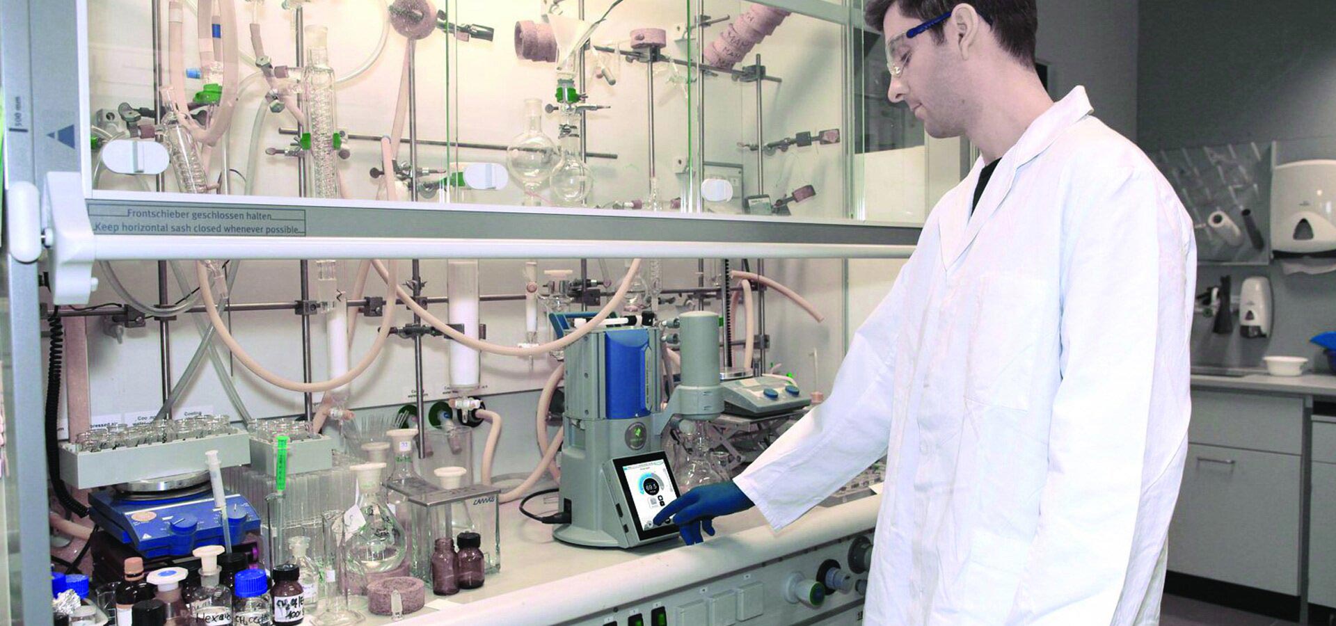 Revolutionize Your Lab with the VACUU·SELECT Controller: A New Era in Vacuum Control